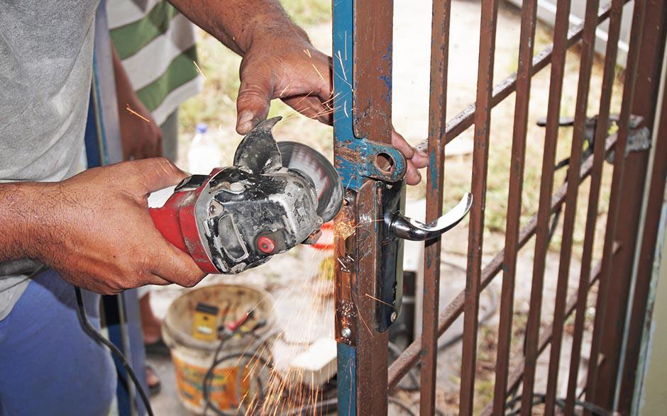 forcer une serrure avec une perceuse Nemours